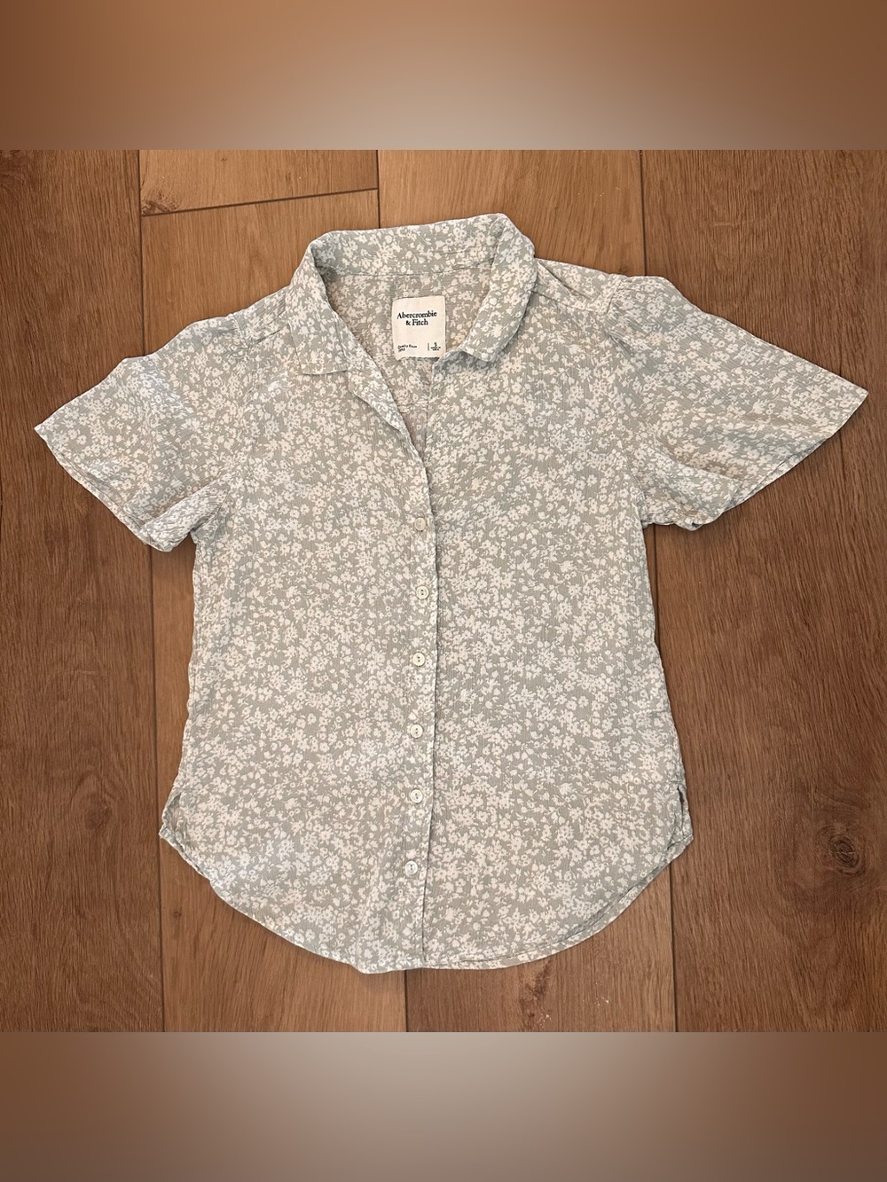 Abercrombie & Fitch Light Blue Floral Short-Sleeve Button Shirt